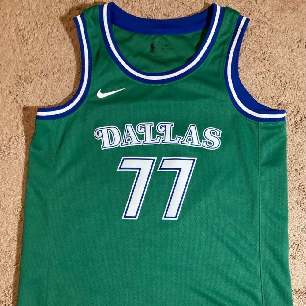 LUKA DONCIC Dallas Mavs Nike Hardwood Classic Swingman jersey, size 40 Small